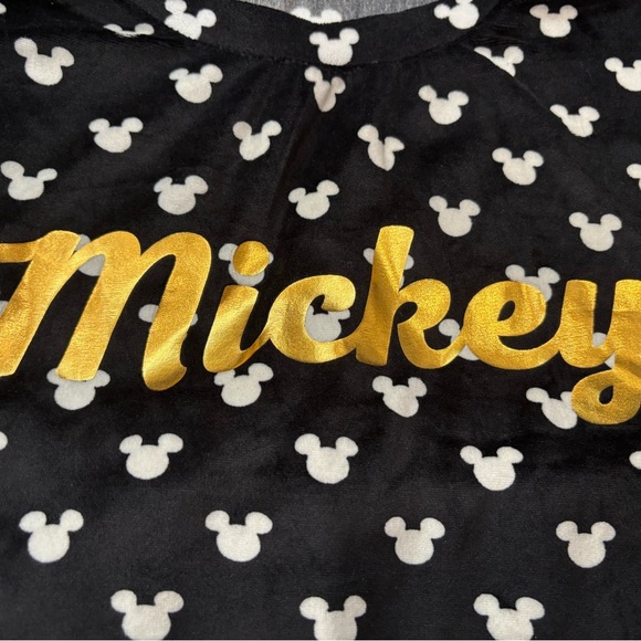 Disney Mickey Mouse 3 Pc Velour Pajama Set Gold Logo W/ Matching Socks Sz M 8-10 - Picture 5 of 7